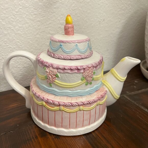 Lillian Vernon Happy Birthday Cake Teapot - Picture 3 of 6